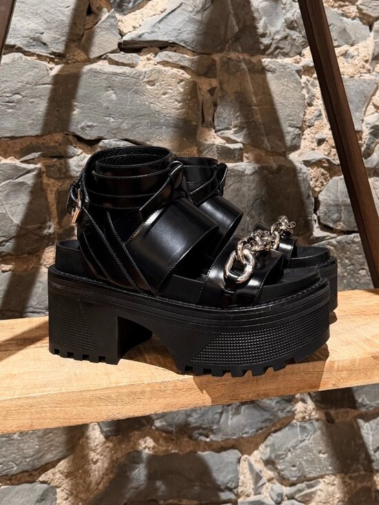 Louis Vuitton Shoes - Louis Vuitton 2016 Black Leather Samourai Chunky Platform Sandals